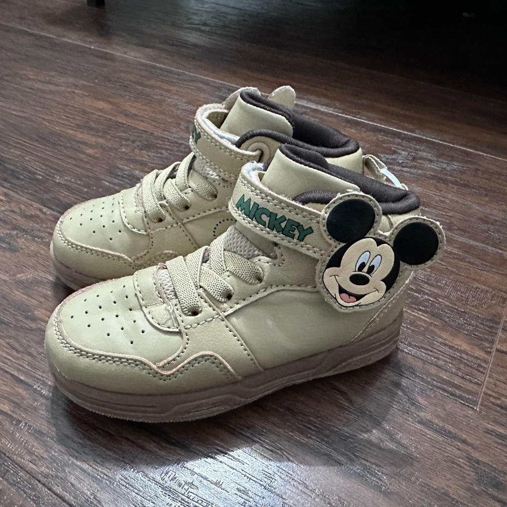 Zara x Disney Mickey Mouse Toddler Sz 9 Sneakers: NEW